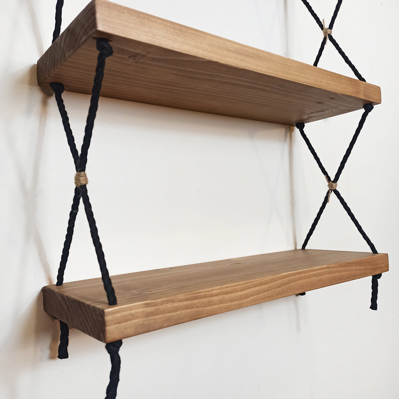 Décoration en bois - Etagère suspendue en bois & corde noire - 3 étages-Holbox Spirit